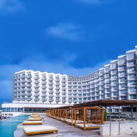 Hotel Bahia By Qhotels 4*